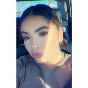 Meet your Posher, Alexis